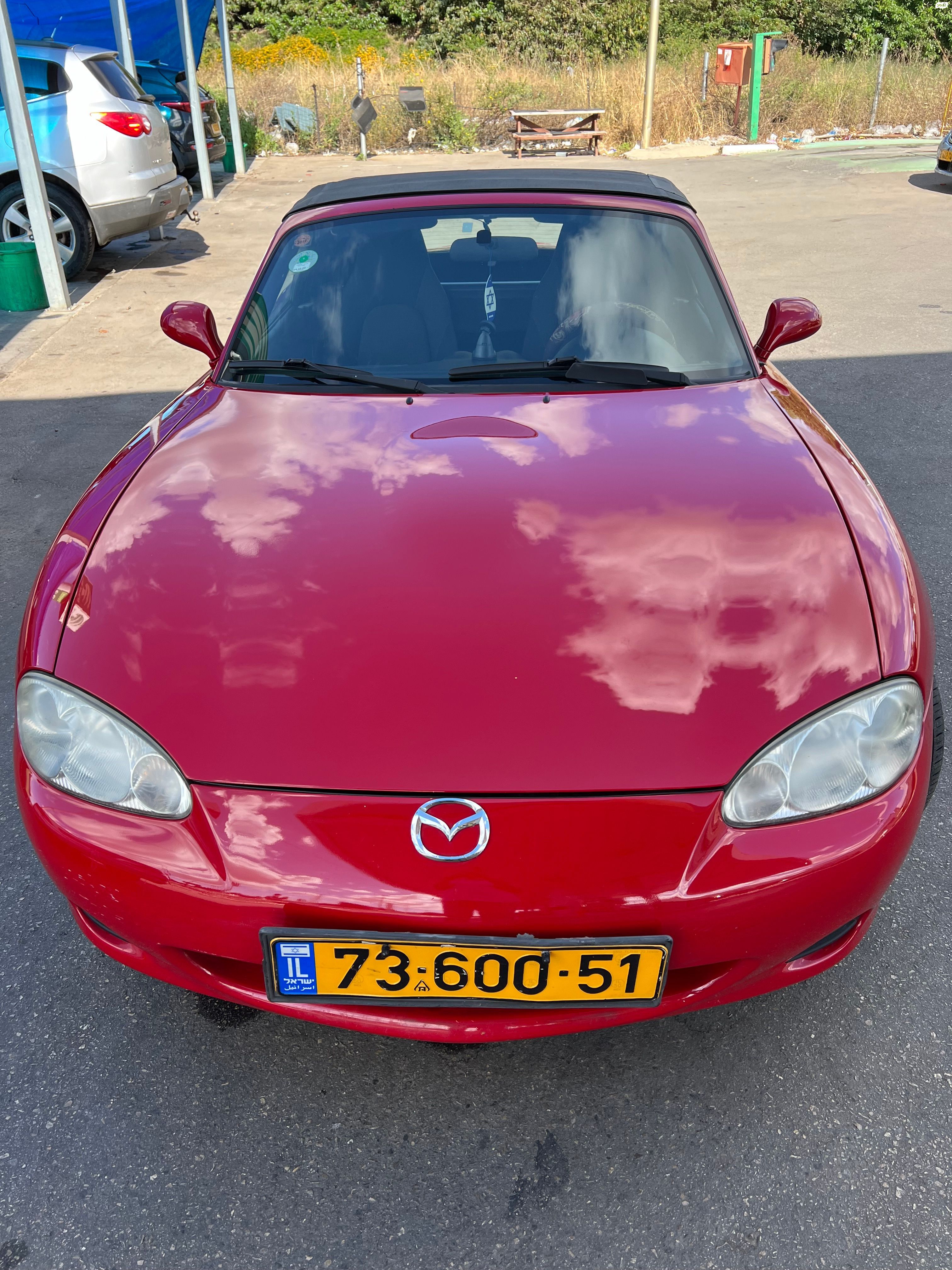 מודעת רכב מאזדה MX-5