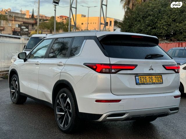 מיצובישי אאוטלנדר