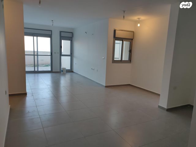 דו משפחתי, מגדלים, מגדלים, מגדלים