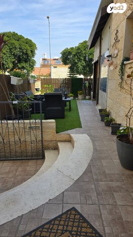 דירת גן, פרי מגדים, מגדים, מעלה אדומים