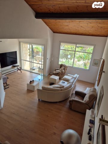 דו משפחתי, קרית טבעון