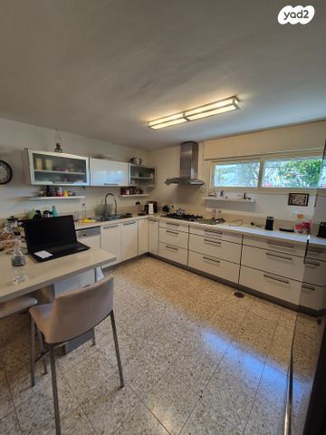 דו משפחתי, קרית טבעון