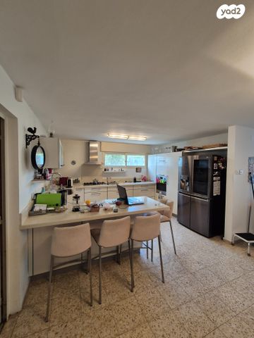 דו משפחתי, קרית טבעון