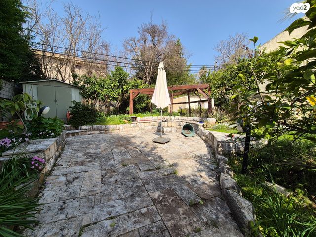 דו משפחתי, קרית טבעון