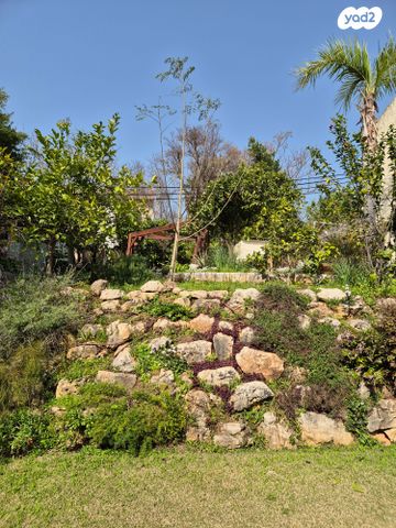 דו משפחתי, קרית טבעון