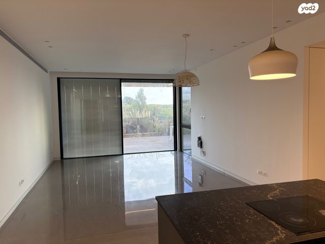 דירת גן, הרצליה