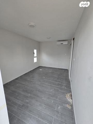 גג/ פנטהאוז, אורי צבי גרינברג 23, בן גוריון, חולון