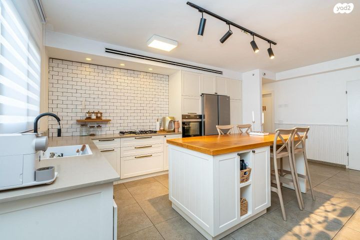 דירה, הר שלמה 1, היובל, אור עקיבא