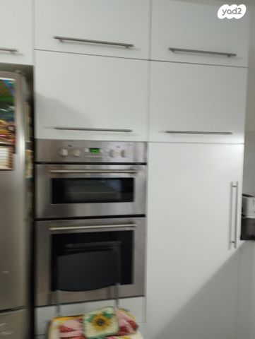 דירה, הרצליה