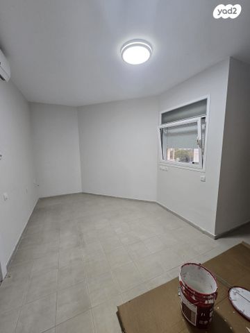 גג/ פנטהאוז, אורי צבי גרינברג 23, בן גוריון, חולון