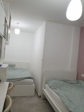 דירת גן, חרוזים, רמת גן