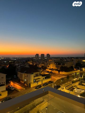 דירה, יגאל ידין 11, המגינים, מודיעין מכבים רעות