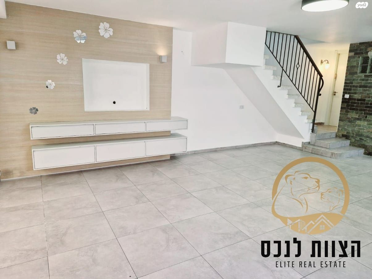 בית וקאנטרי, גיורא יוספטל