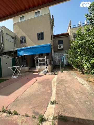 דירת גן, חולון