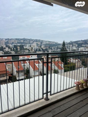 גג/ פנטהאוז, נורית, ורדיה, חיפה