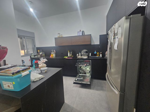 דירת גן, אסירי ציון, קרית שלום, תל אביב יפו