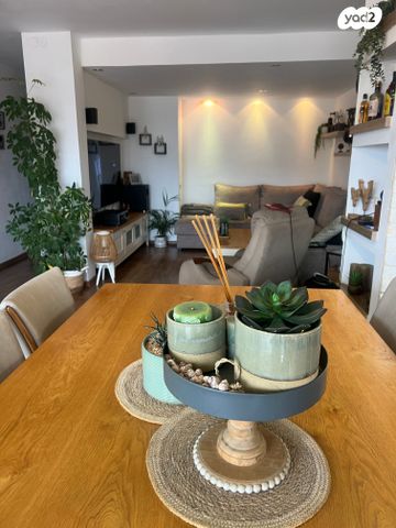 גג/ פנטהאוז, נורית, ורדיה, חיפה