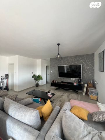 גג/ פנטהאוז, אופקים