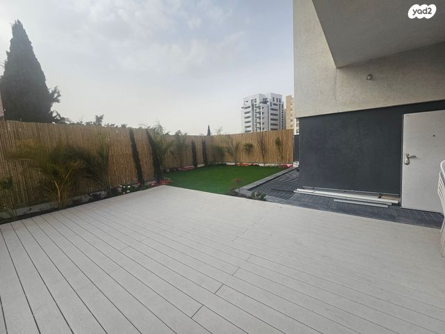 דירת גן, אסירי ציון, קרית שלום, תל אביב יפו