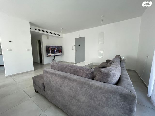 גג/ פנטהאוז, החותרים, טירת כרמל