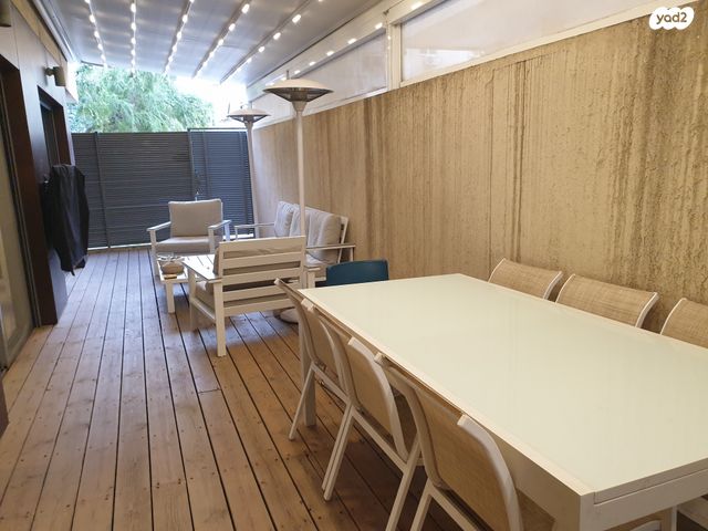 דירת גן, חרוזים, רמת גן