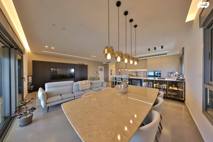 גג/ פנטהאוז, נעמי שמר, גלי ים, קרית ים