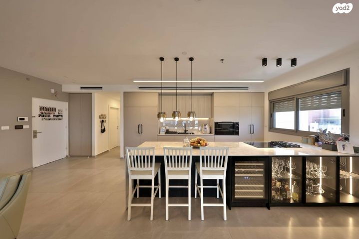 גג/ פנטהאוז, נעמי שמר, גלי ים, קרית ים