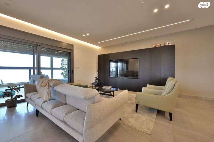 גג/ פנטהאוז, נעמי שמר, גלי ים, קרית ים