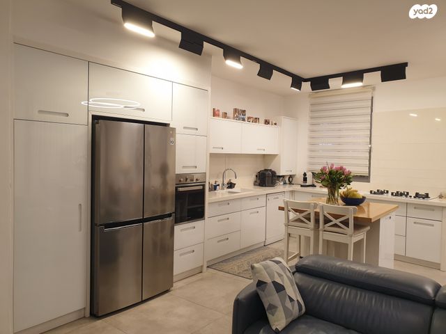 דירת גן, חרוזים, רמת גן