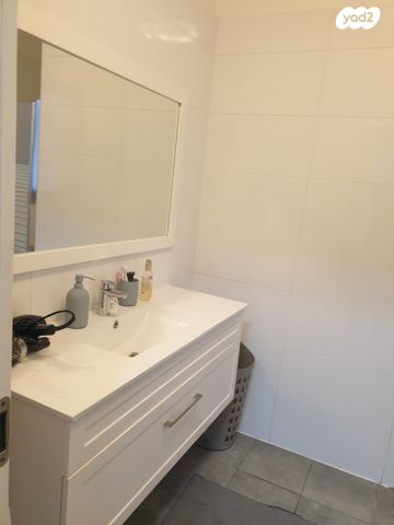 דירת גן, חרוזים, רמת גן