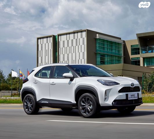 מודעת רכב טויוטה יאריס קרוס