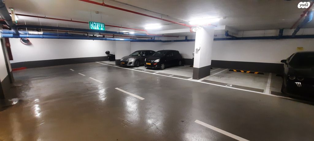 גג/ פנטהאוז, יוסף אהרונוביץ', שיכון ותיקים, חולון