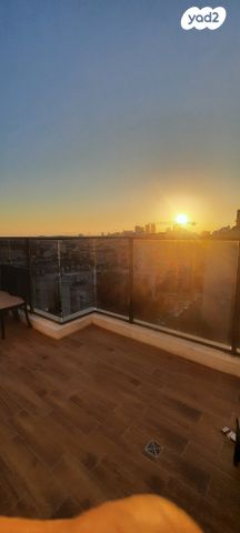 גג/ פנטהאוז, יוסף אהרונוביץ', שיכון ותיקים, חולון