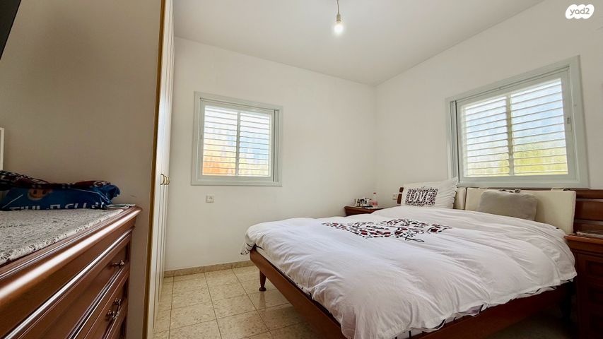 דו משפחתי, רחובות