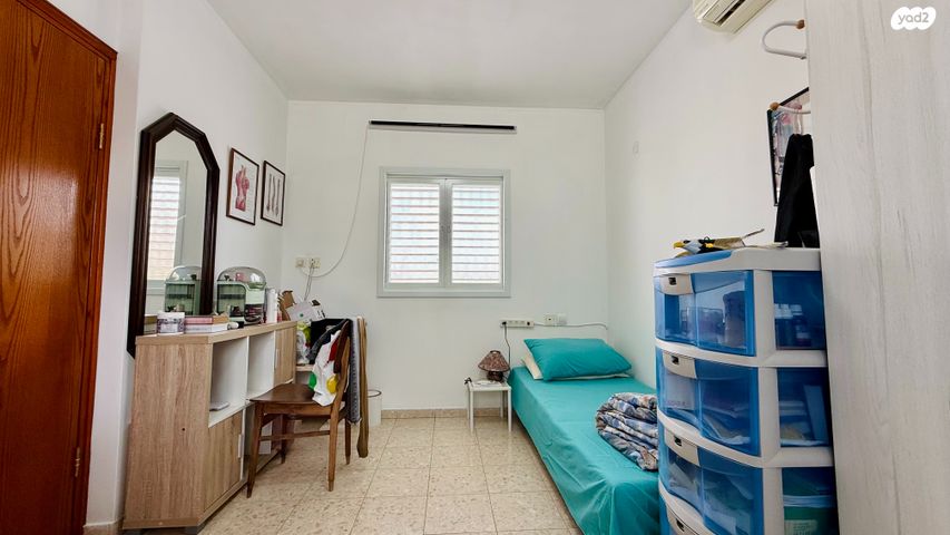 דו משפחתי, רחובות