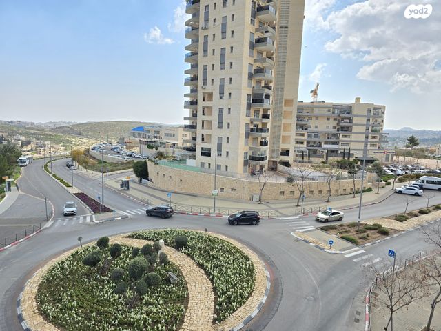 דירה, אליהו קורן, חומת שמואל, הר חומה, ירושלים