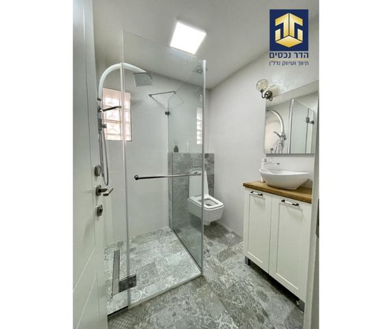 דופלקס, שכונה ה'-ו', מבשרת ציון