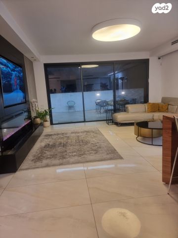 דירת גן, יהושע חנקין, שאר העיר, רחובות