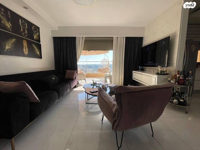 דירה, עוזי חיטמן, קרית אילון, חולון