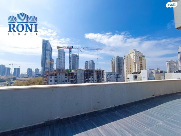 גג/ פנטהאוז, האורגים, הנביאים, בת ים