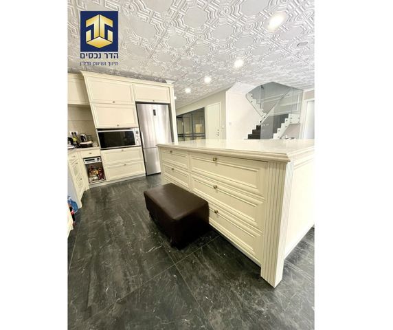 דופלקס, שכונה ה'-ו', מבשרת ציון