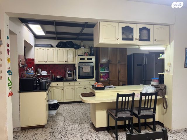 דו משפחתי, פרדס חנה כרכור