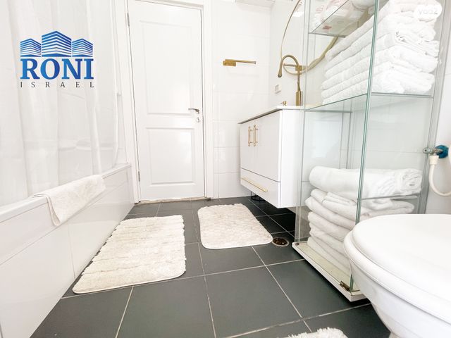 גג/ פנטהאוז, האורגים, הנביאים, בת ים