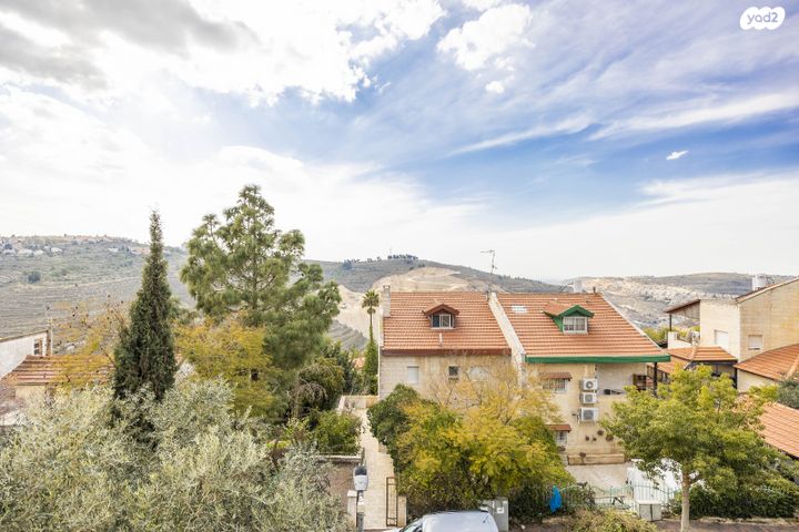 בית פרטי/ קוטג', קרית יערים, גבעת זאב