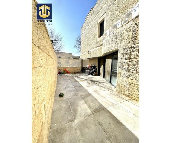 דופלקס, שכונה ה'-ו', מבשרת ציון