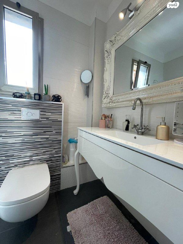 דירה, עוזי חיטמן, קרית אילון, חולון