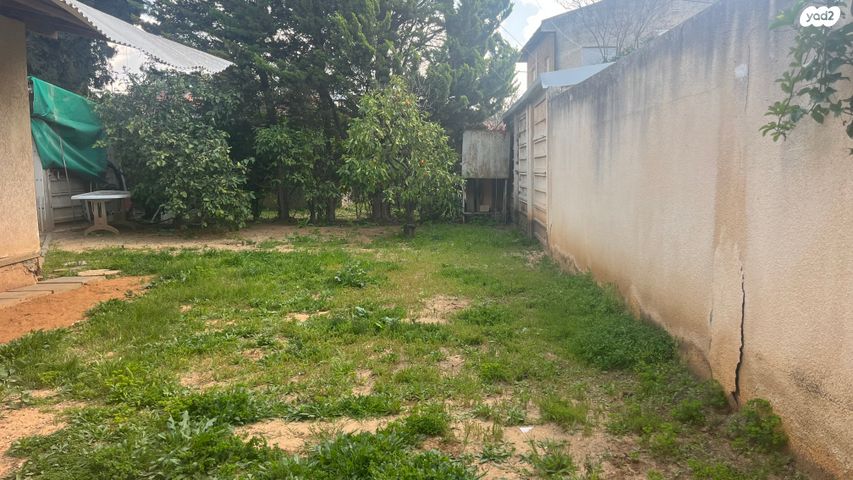 דו משפחתי, פרדס חנה כרכור