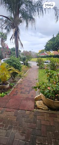 דירה, שחרית, הרצליה