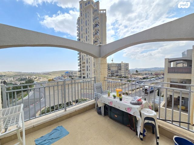 דירה, אליהו קורן, חומת שמואל, הר חומה, ירושלים