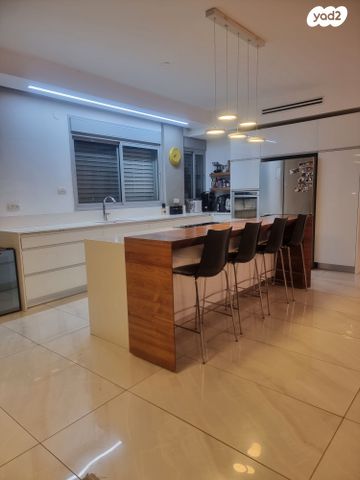 דירת גן, יהושע חנקין, שאר העיר, רחובות